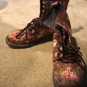 Floral doc martens